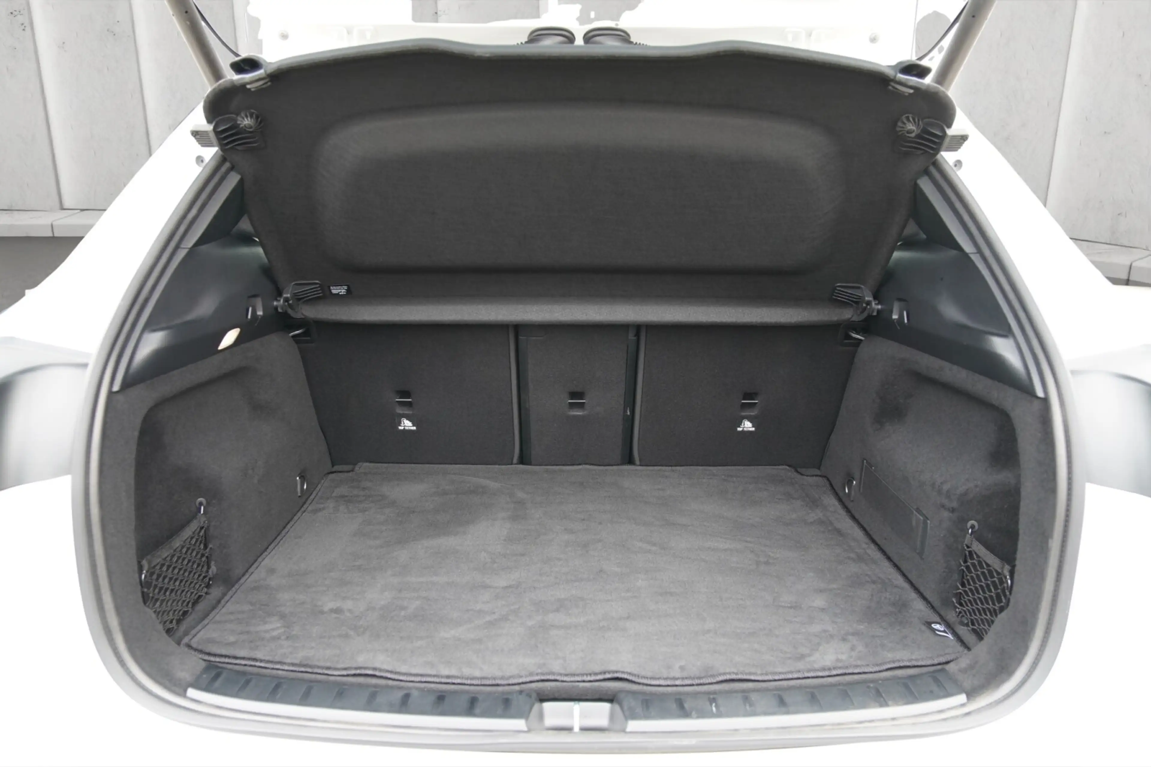 Mercedes-Benz EQA 300 EQA 300 4MATIC Progressive — photo 11