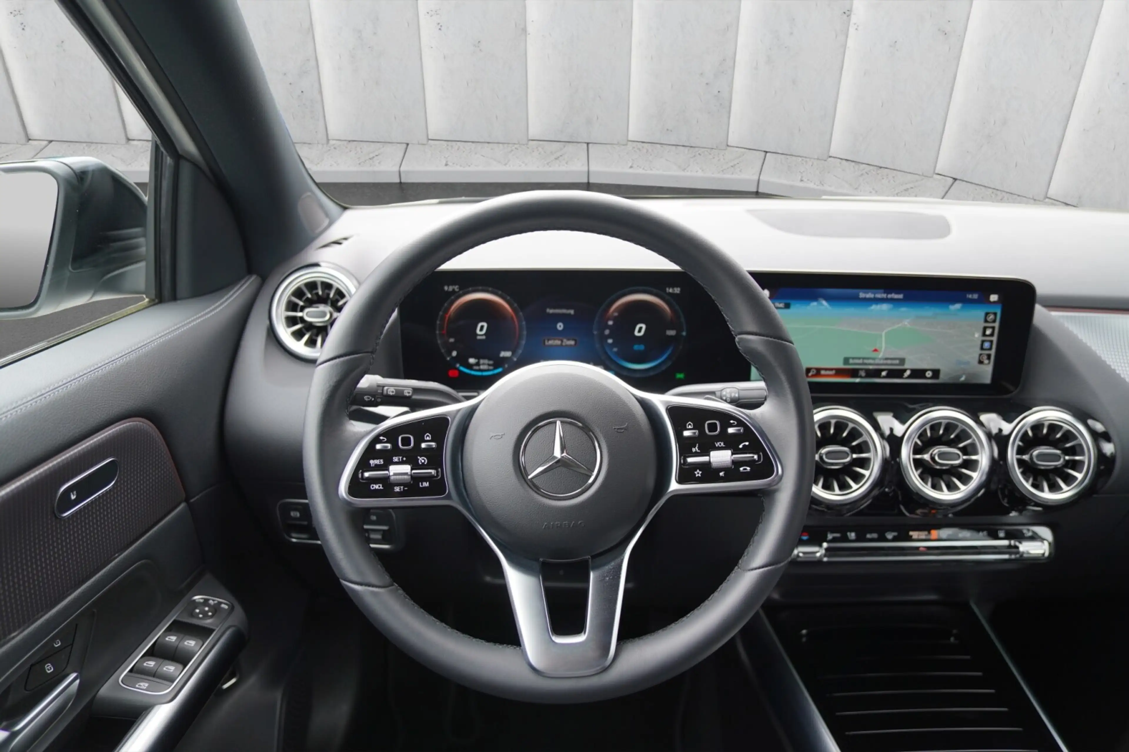 Mercedes-Benz EQA 300 EQA 300 4MATIC Progressive — photo 13