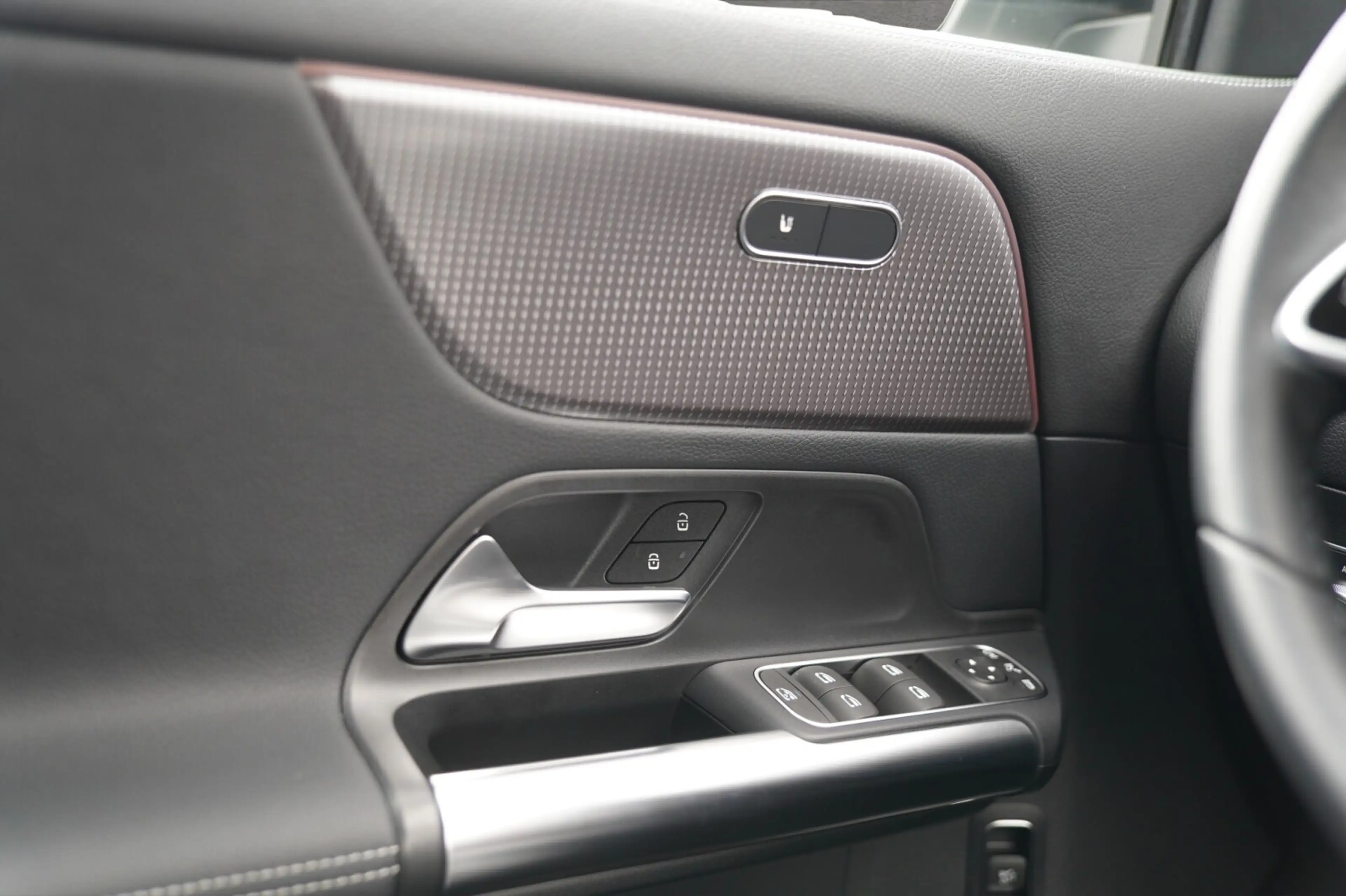 Mercedes-Benz EQA 300 EQA 300 4MATIC Progressive — photo 14