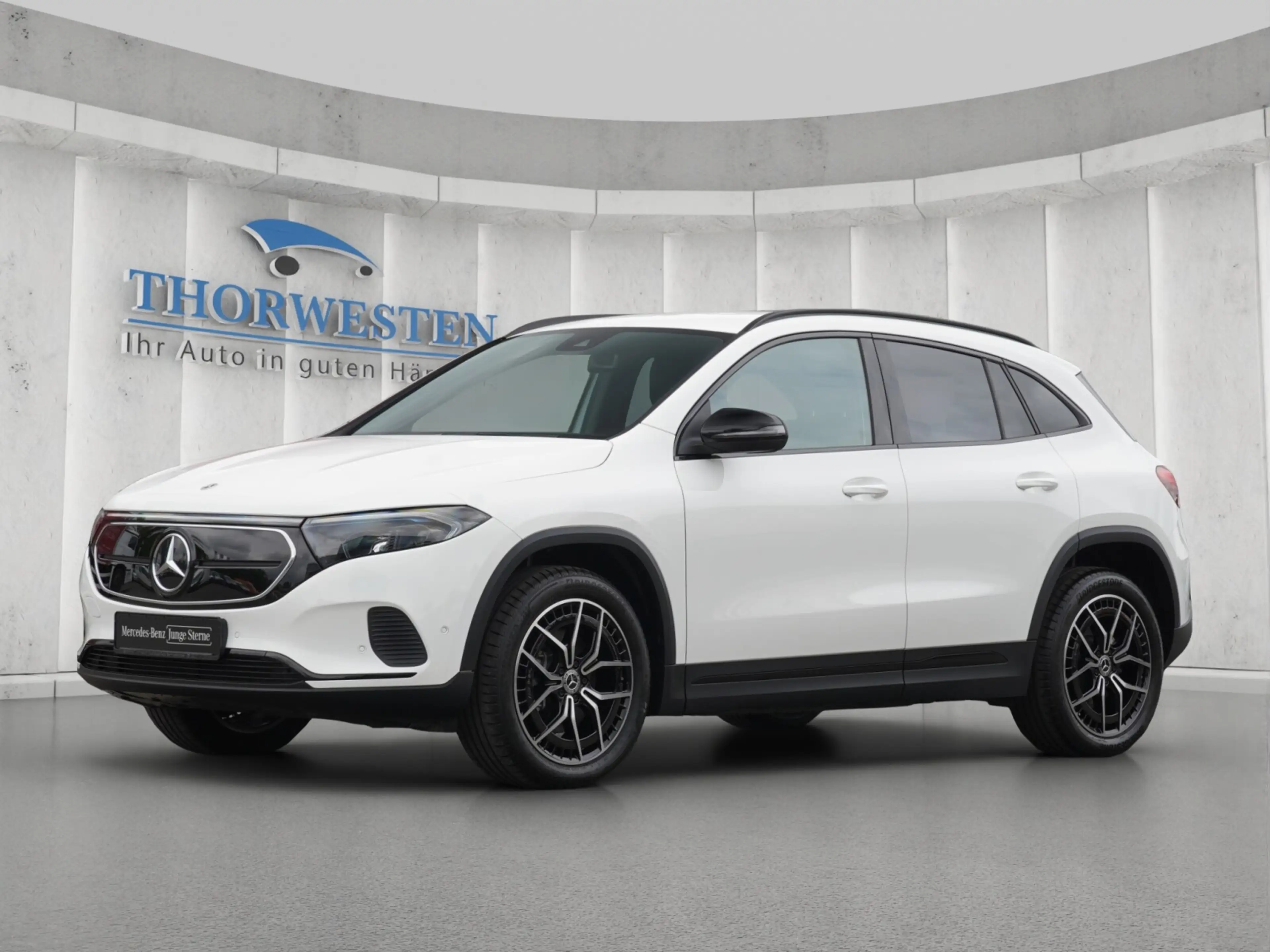 Mercedes-Benz EQA 300 EQA 300 4MATIC Progressive — photo 3