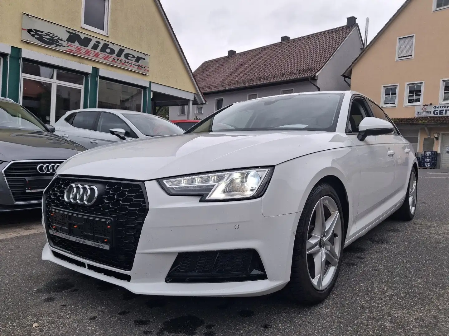 Audi A4 Limo 1.4 TFSI S tronic NAVI+XENON+VIRTUAL+PDC Weiß - 1