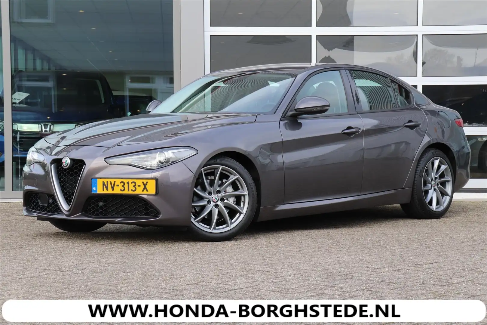 Alfa Romeo Giulia 2.0 TURBO 200pk Aut Super.NAVI.LEDER Rijklaar Grijs - 1