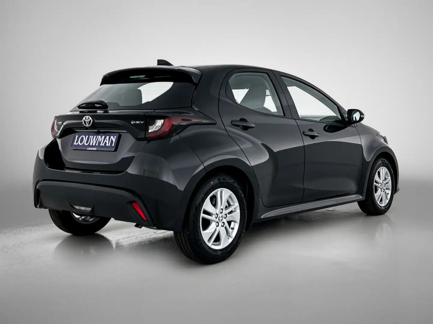 Toyota Yaris 1.5 Hybrid 115 Active - Louwman Zin in Zomervoorde Zwart - 2