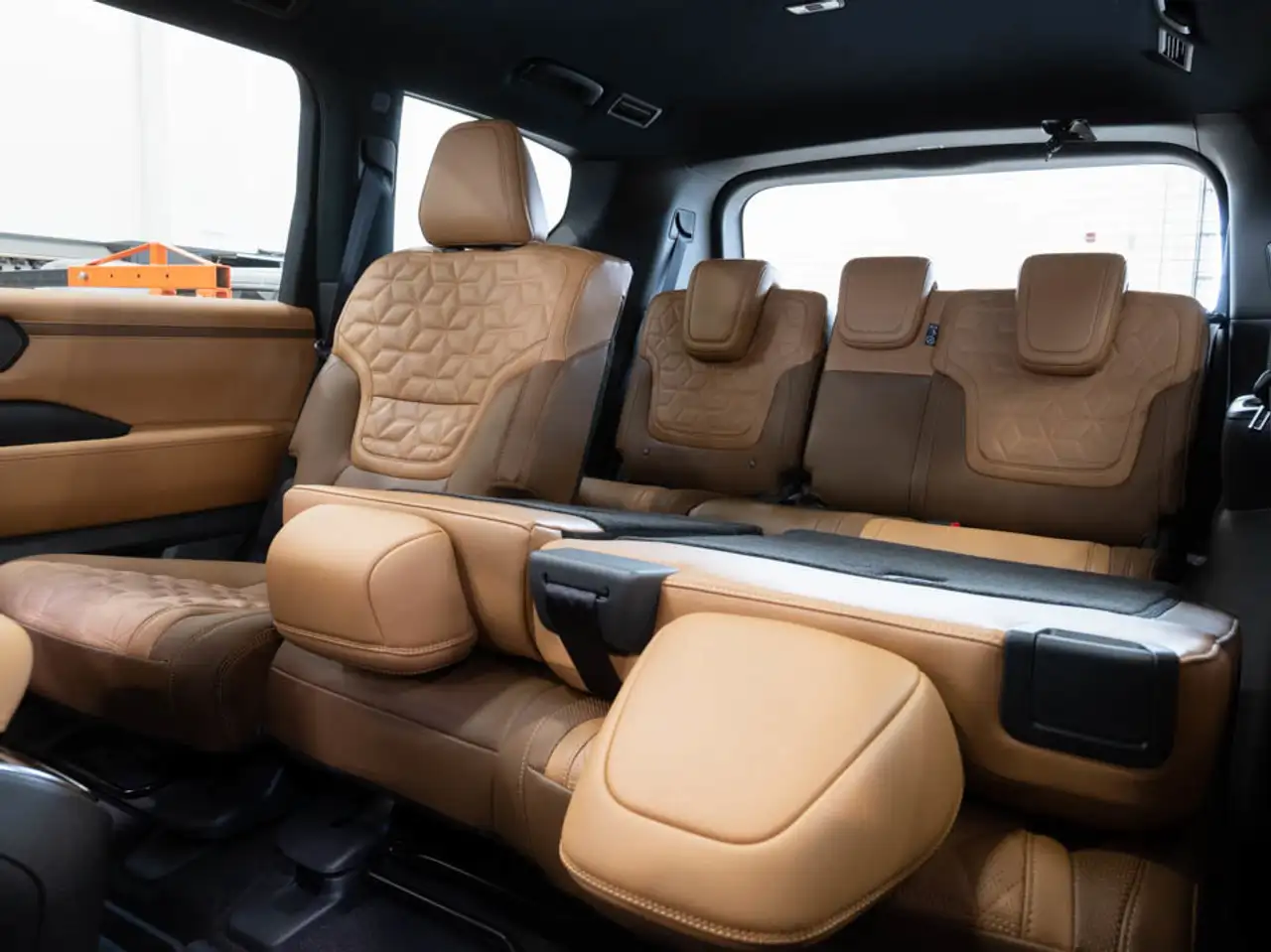 Nissan Armada снимка Nissan Armada