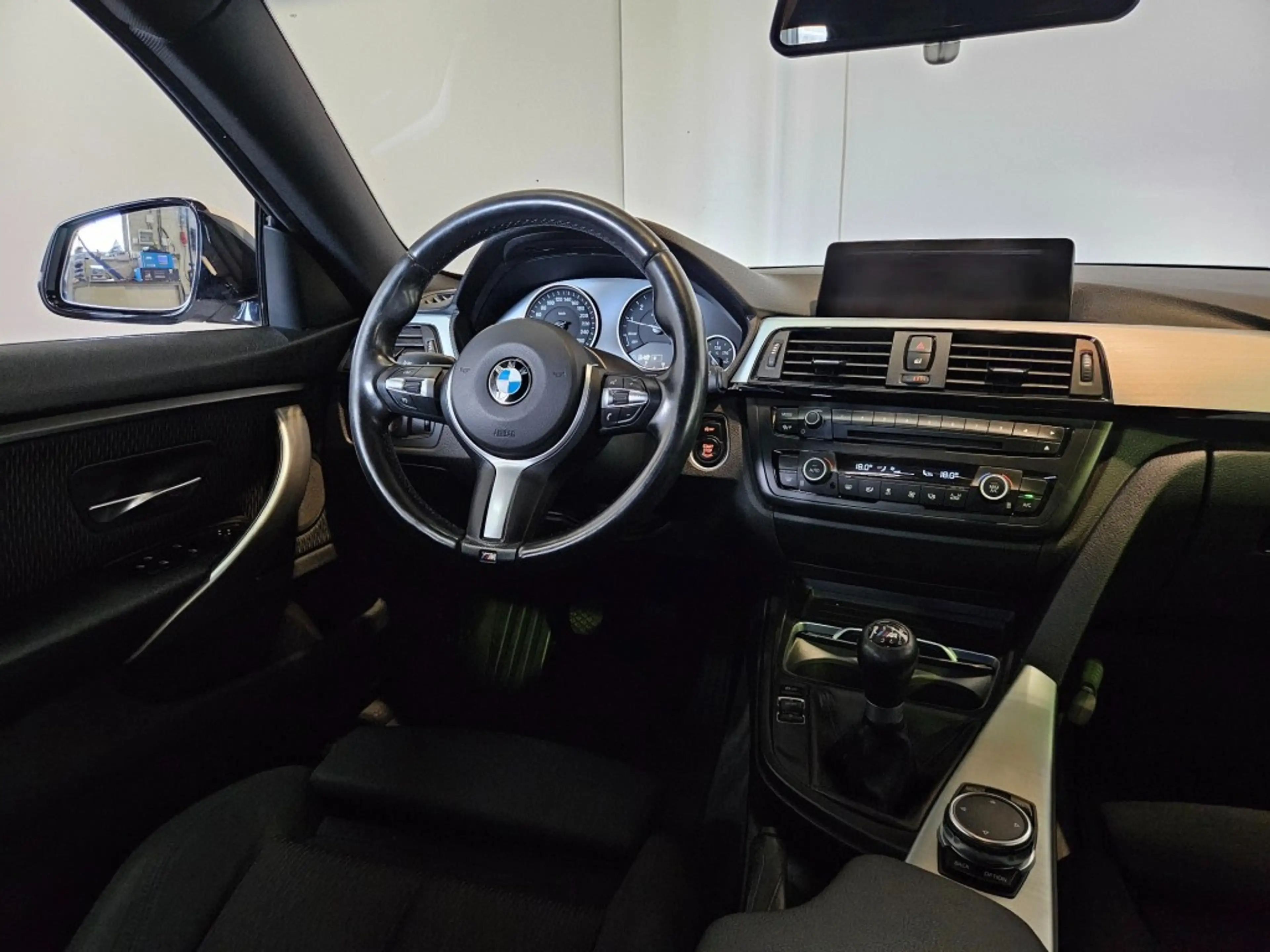 BMW 418 418i Essential / Sportstoelen / Navi / LED / NL Au — photo 6
