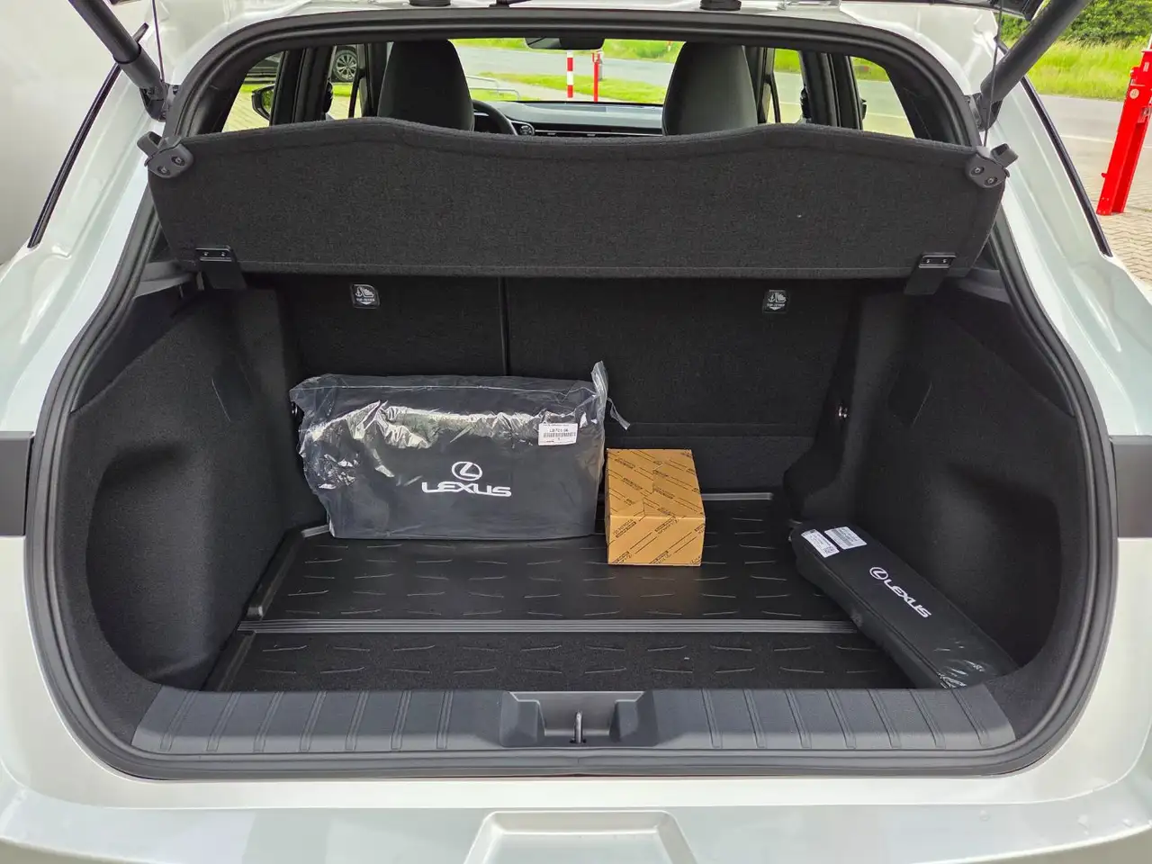 Lexus LBX 1,5 VVT-iE Elegant Black Edition 4X2 6