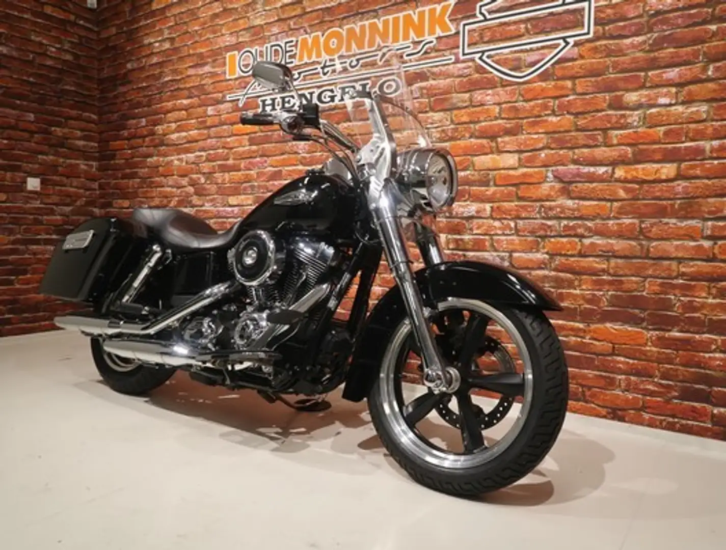 Harley-Davidson FLD Switchback 1690 Zwart - 2