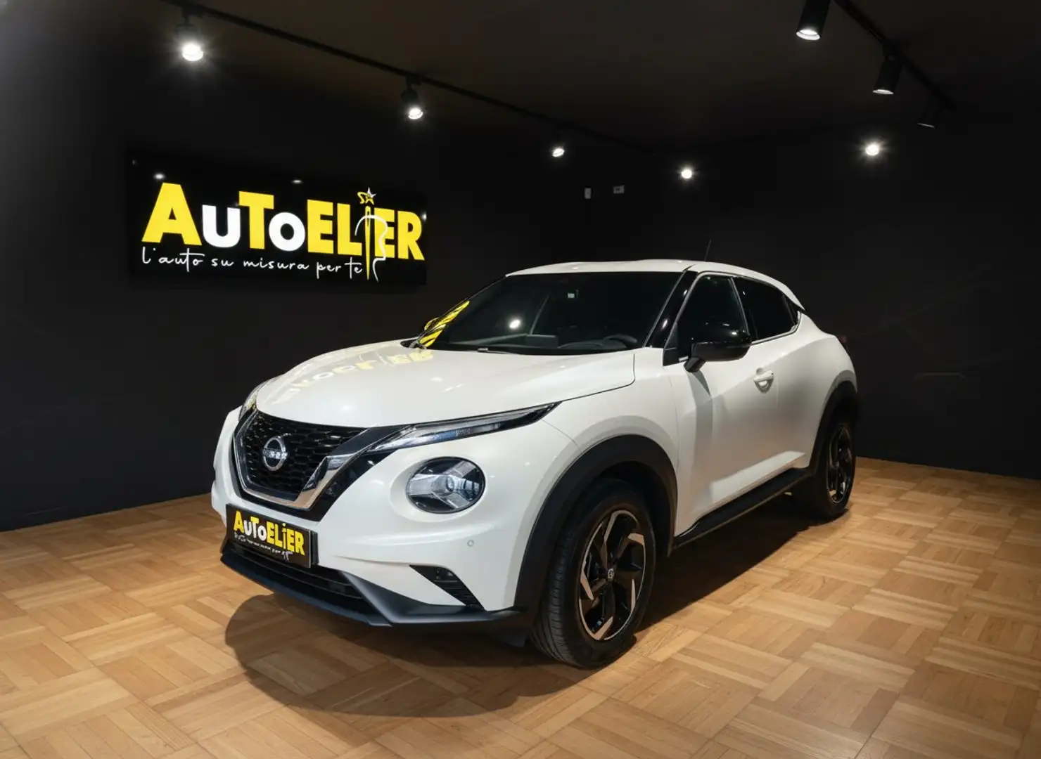 Nissan Juke Juke 1.0 dig-t N-Connecta 114cv Bianco - 2