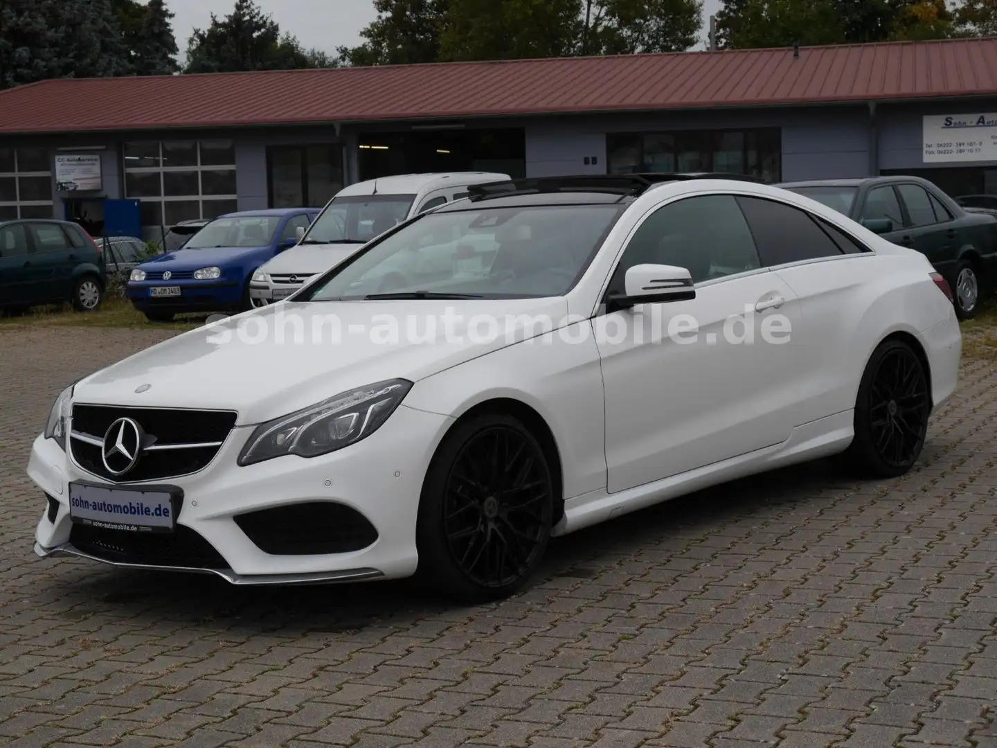 Mercedes-Benz E 200 Coupe AMG-Line Aut./Panorama/Leder/LED/19" Weiß - 2