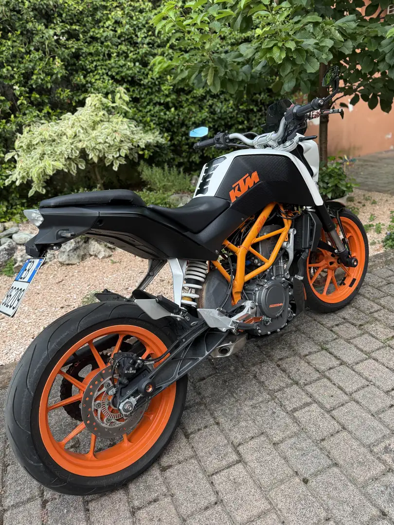 KTM 390 Duke - 1