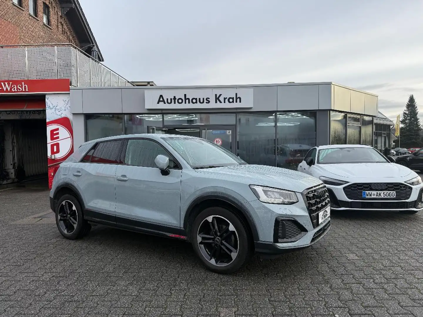 Audi Q2 Advanced Šedá - 1