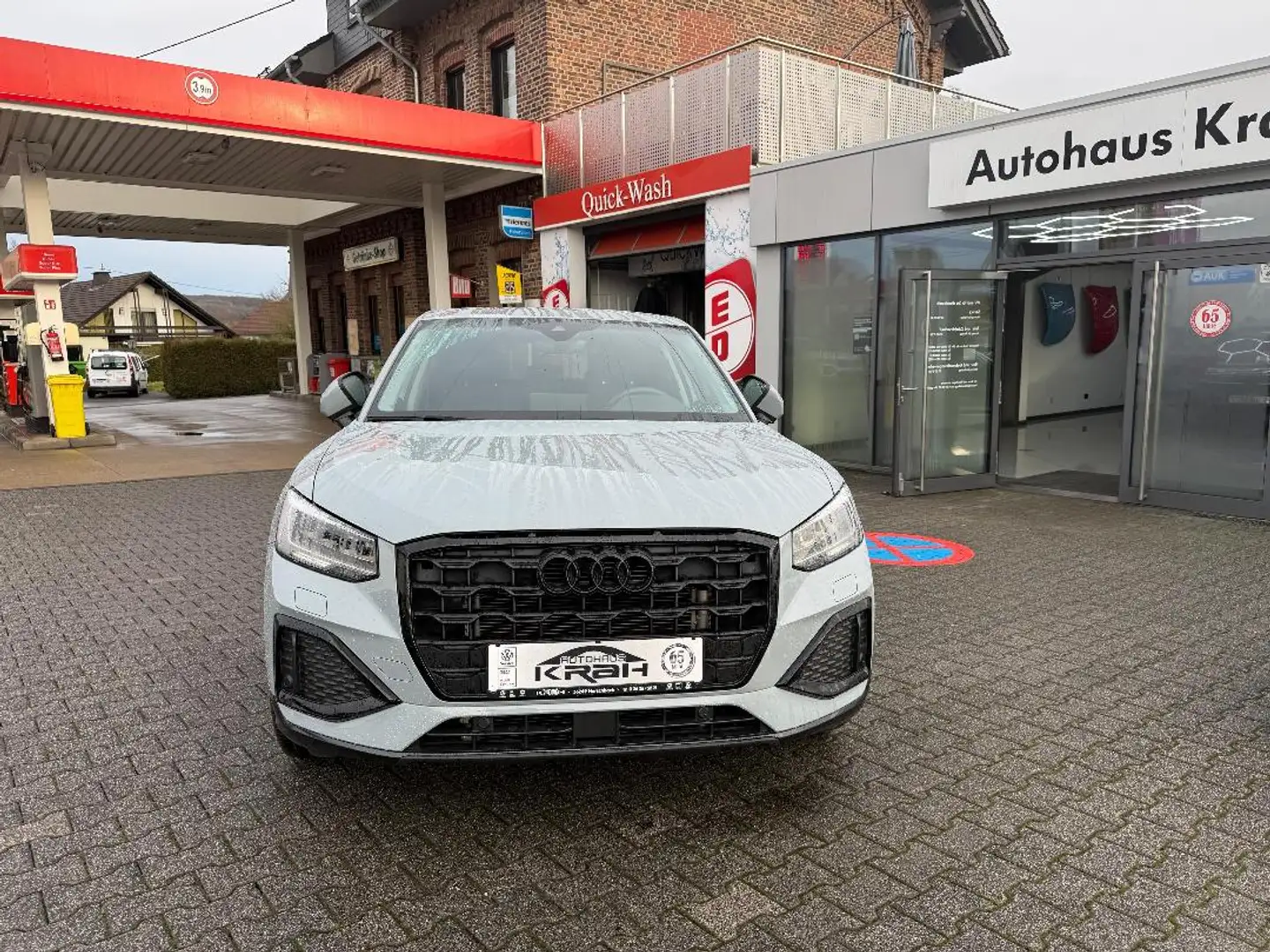 Audi Q2 Advanced Šedá - 2