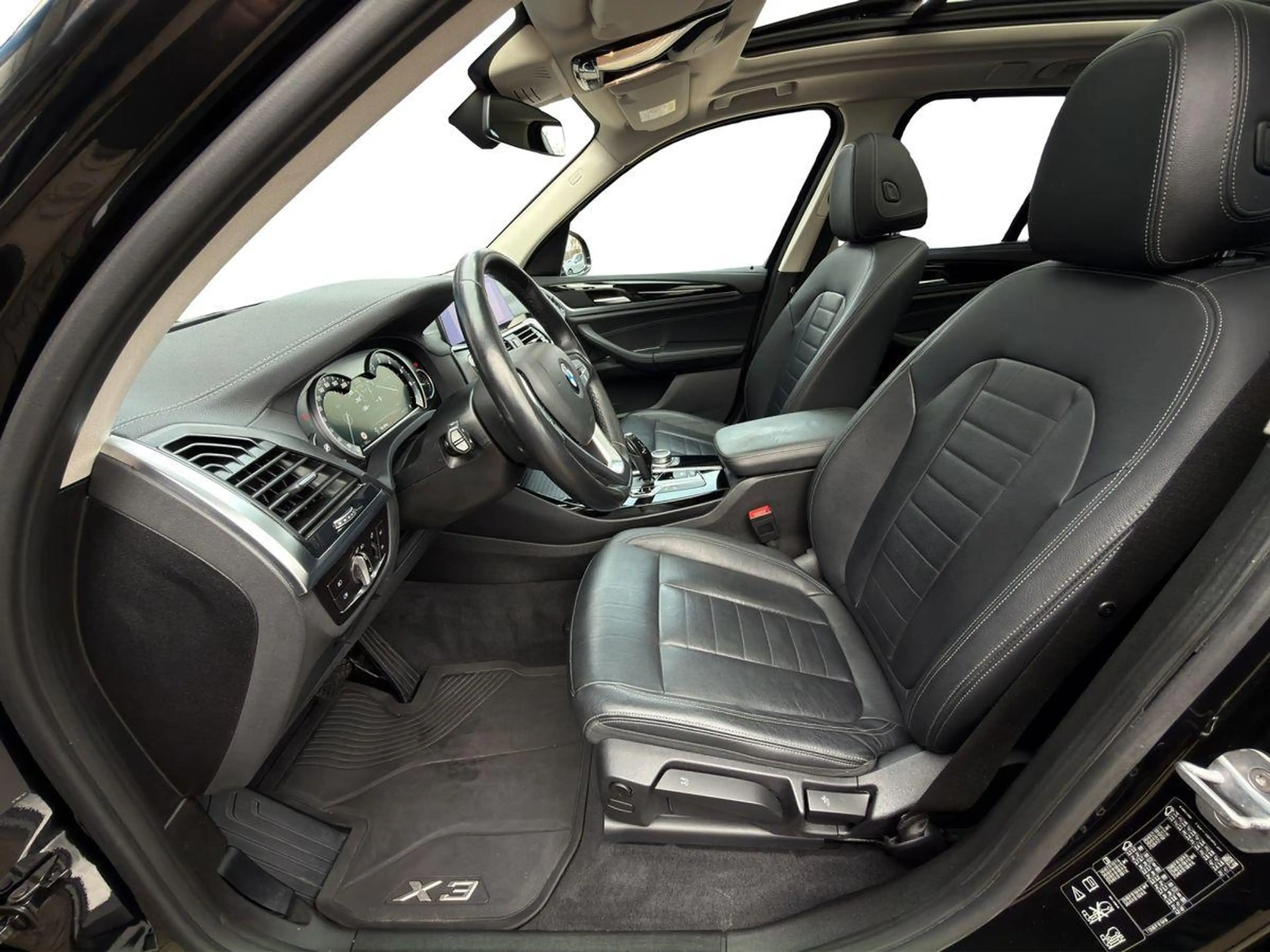 BMW X3 xDrive 20i | LUXURY LINE | AHK | HUD | RF-KAM — photo 24