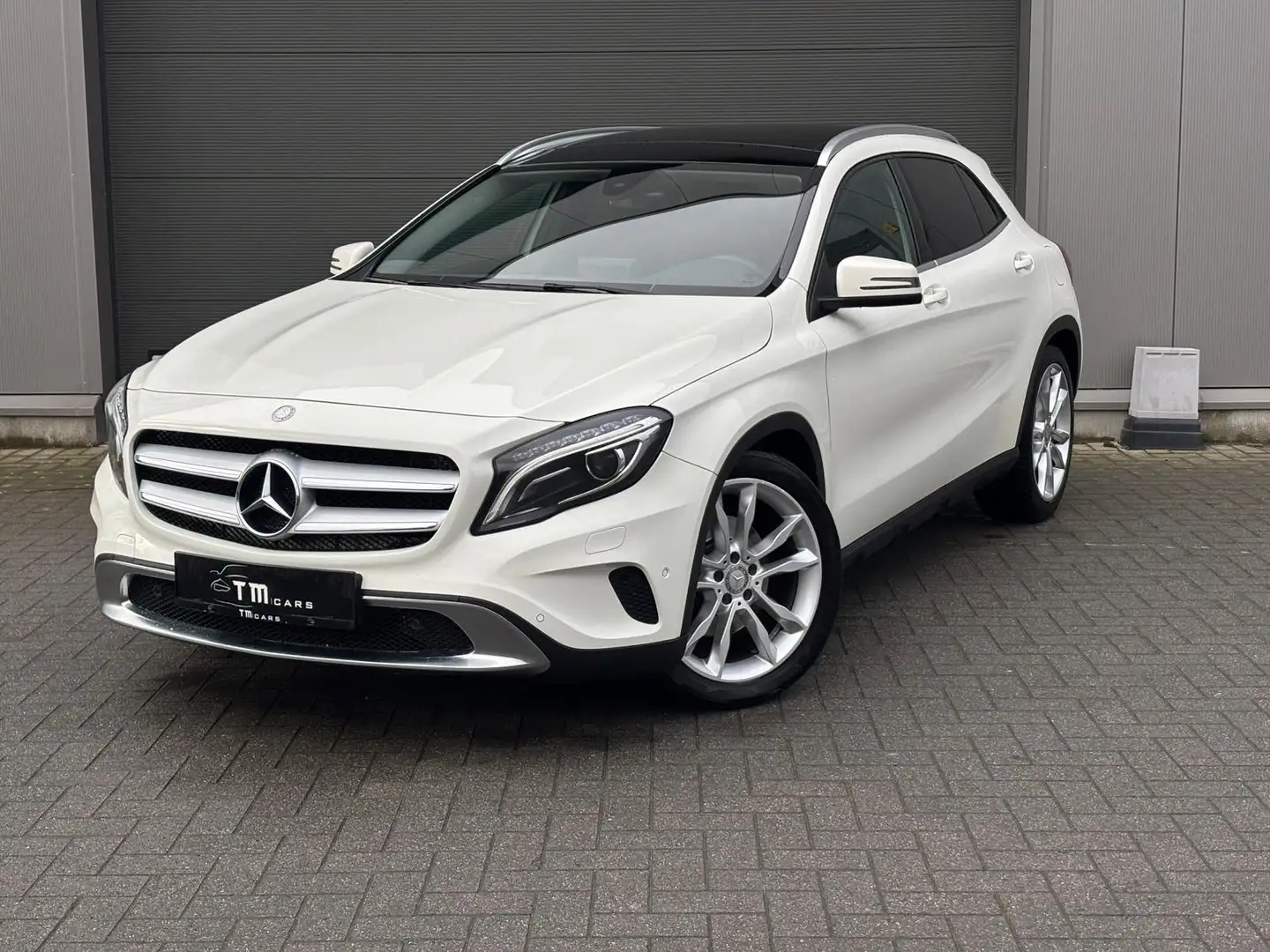 Mercedes-Benz GLA 250 GLA 250 4Matic 7G-DCT Urban Wit - 1