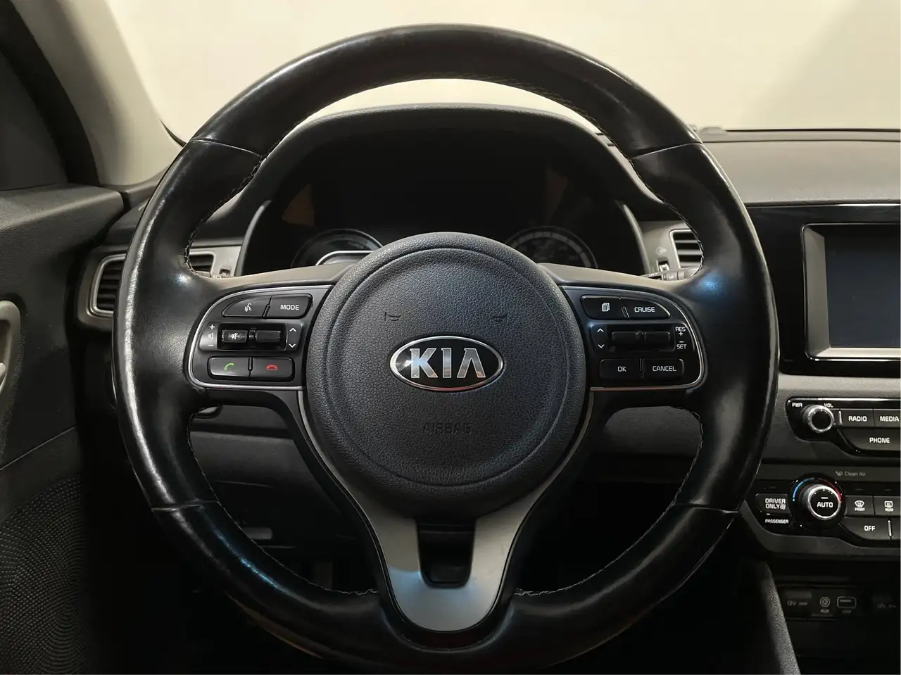 Kia Niro снимка Kia Niro