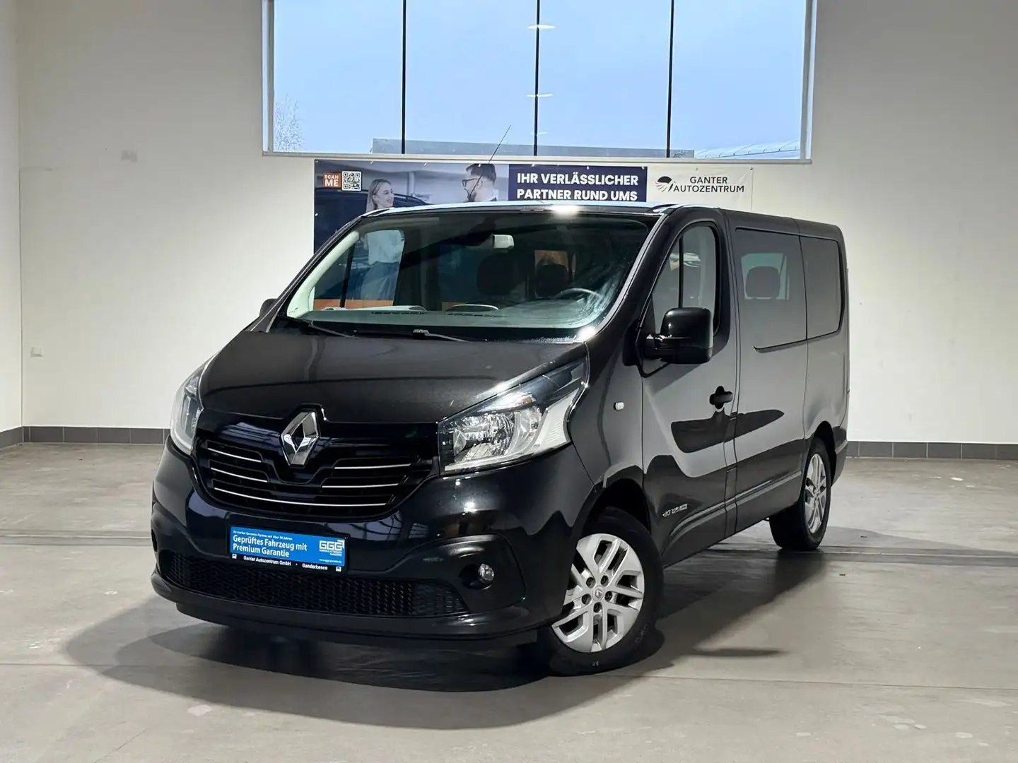 Renault Trafic Combi L1H1 Expression AHK+NAVI+SHZ+GRA Schwarz - 1