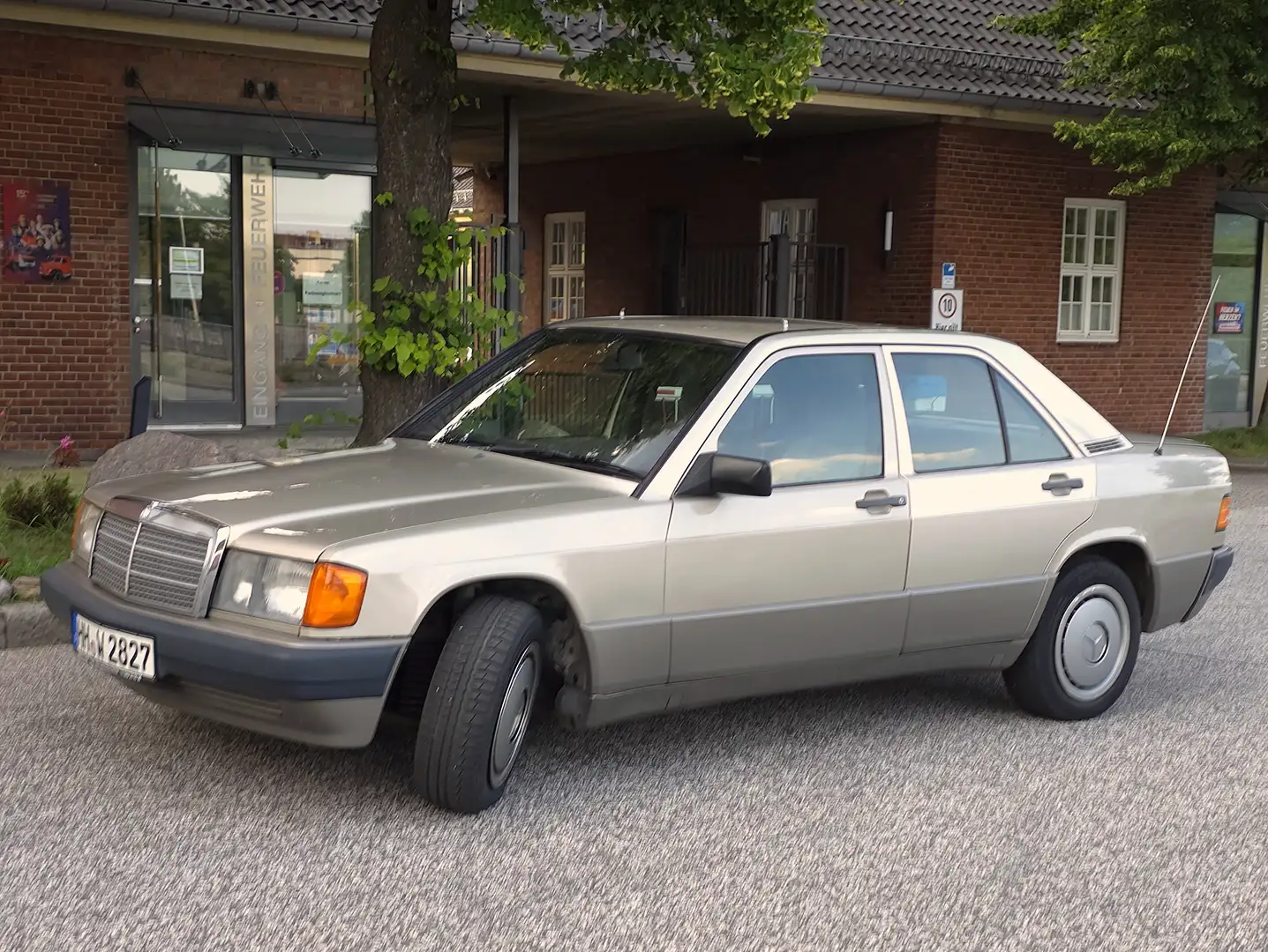 Mercedes-Benz 190 190 D 2.5 Beige - 1