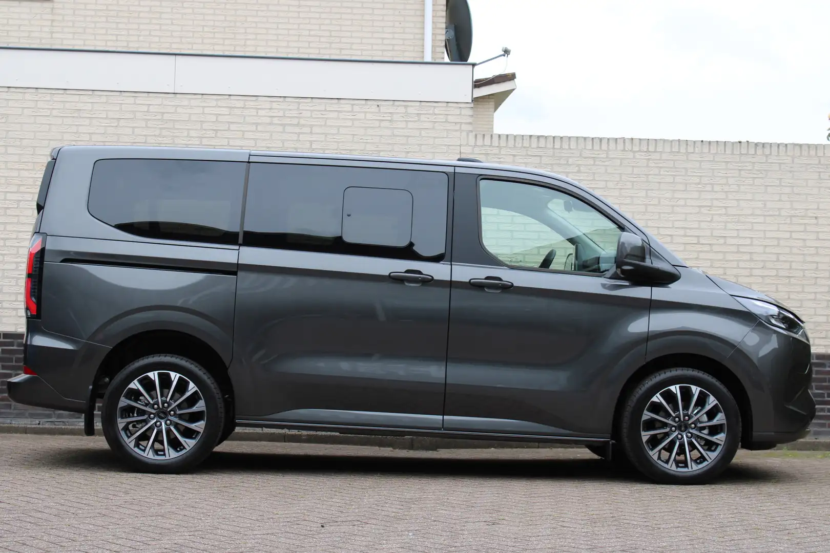 Ford Tourneo Custom 2.5 PHEV Titanium X | B&O | Technologiepack | Agr Grijs - 2