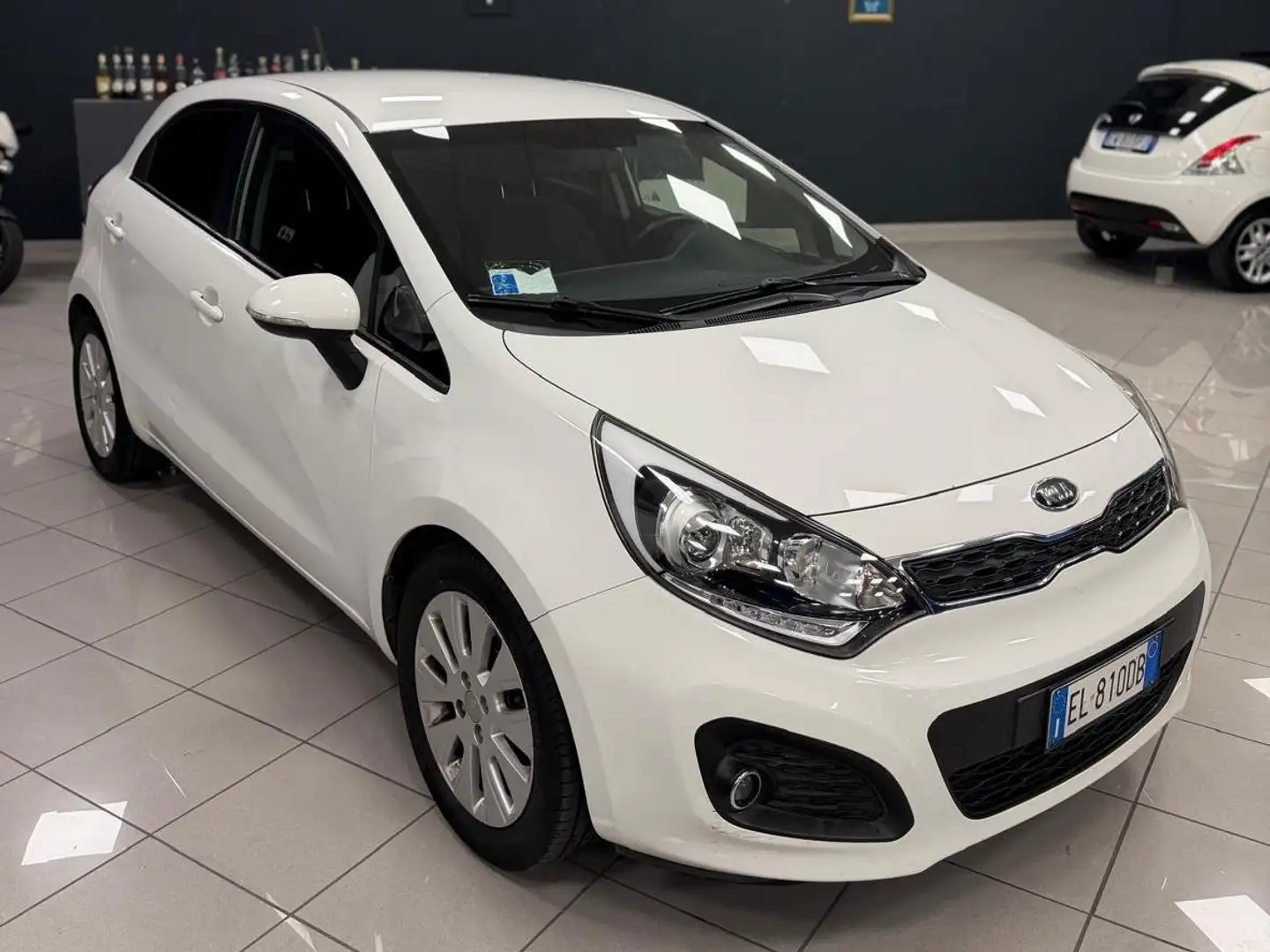 Kia Rio Rio 5p 1.4 crdi EX Plus Wit - 1