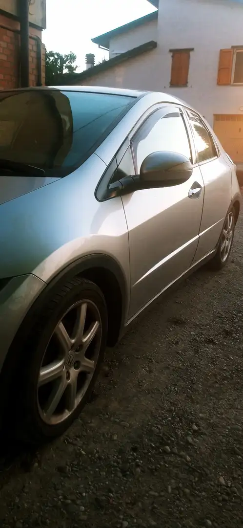 Honda Civic 5p 1.8 i-vtec Elegance LE (sport) - 1