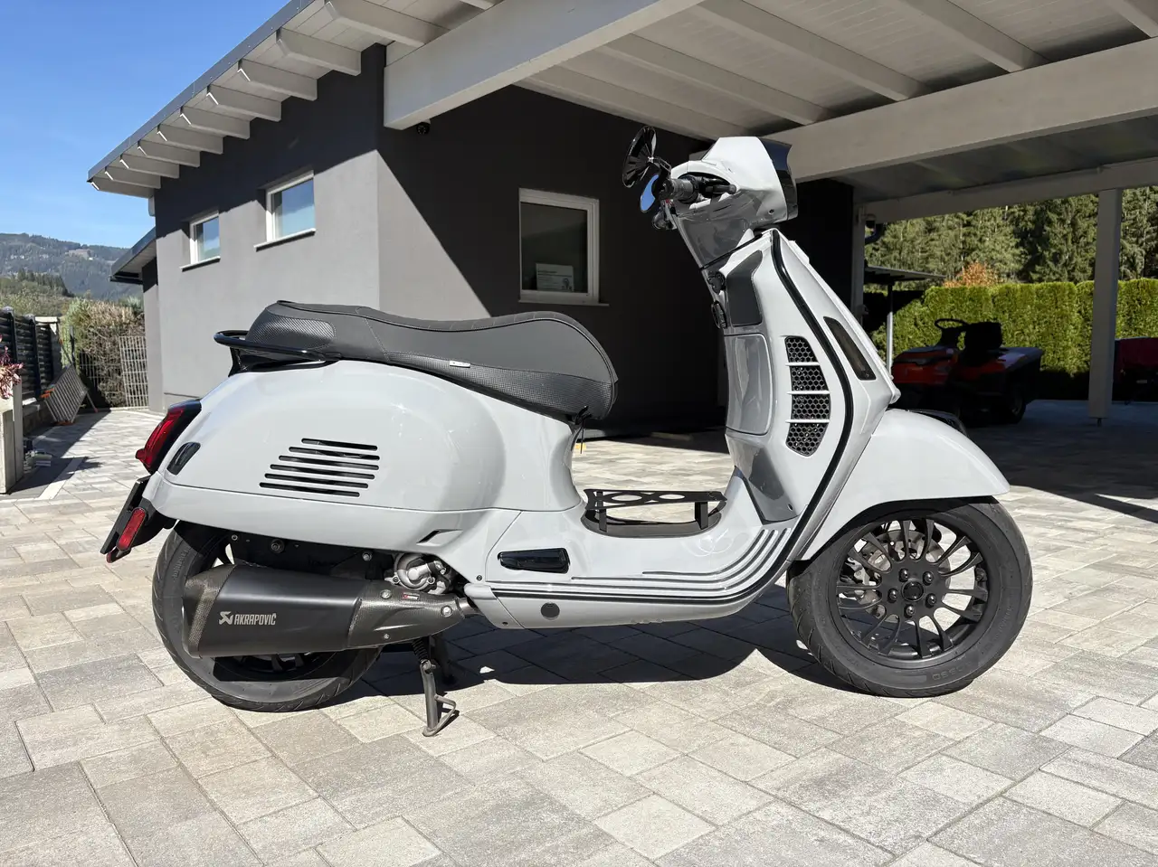 Vespa GTS 300
