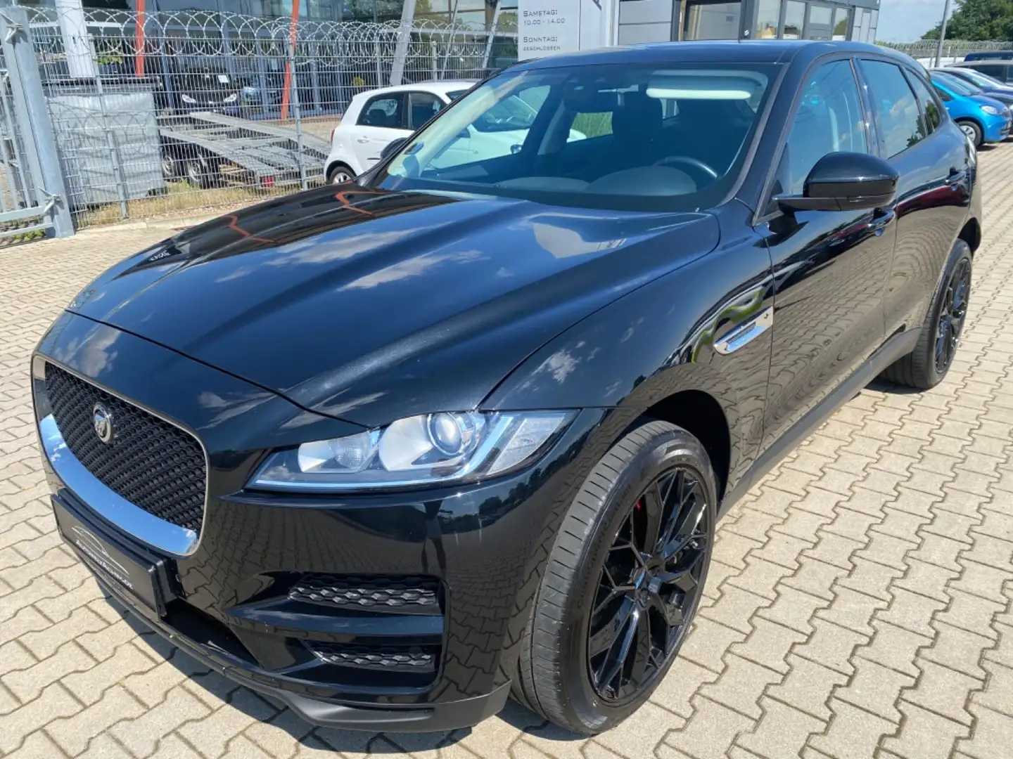 Jaguar F-Pace F-PACE E-PERFORMANCE Schwarz - 1