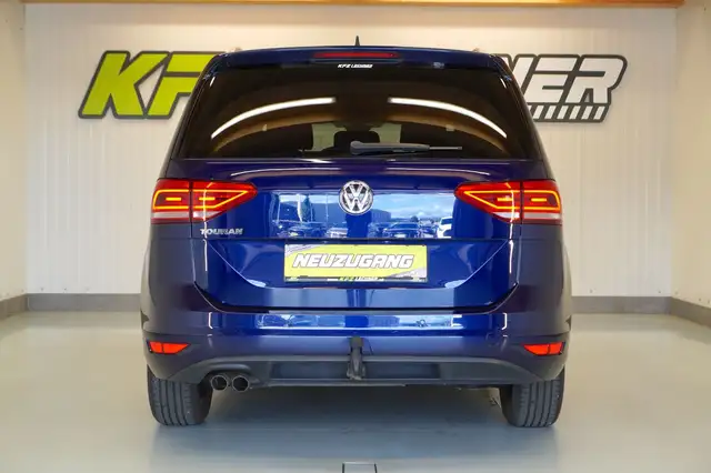 Volkswagen Touran view 5