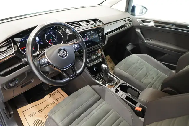Volkswagen Touran view 13