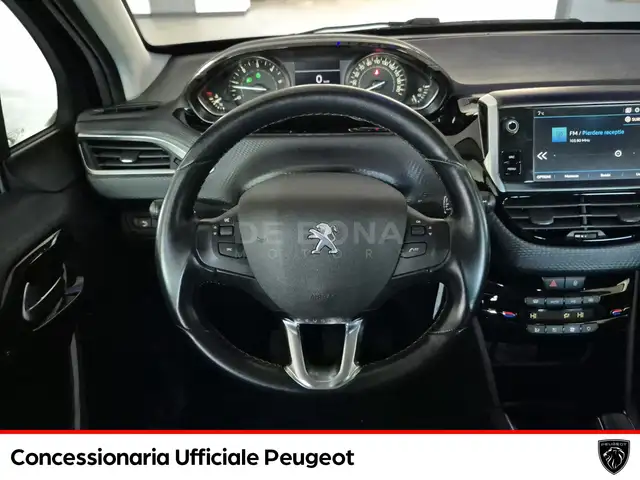 Peugeot 208 view 10