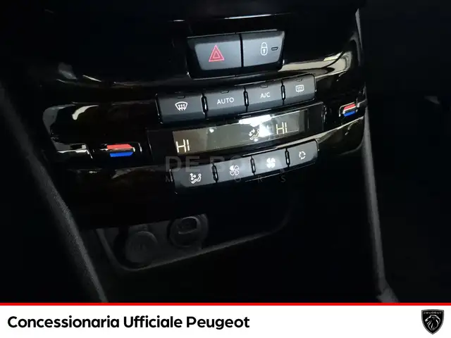 Peugeot 208 view 14
