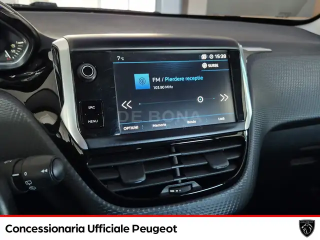 Peugeot 208 view 13