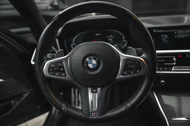 BMW 3 Series view 23
