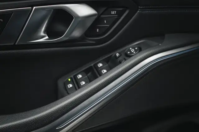 BMW 3 Series view 18