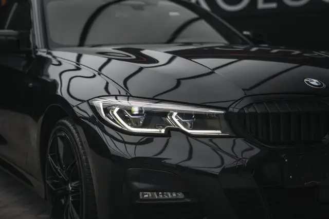 BMW 3 Series view 4