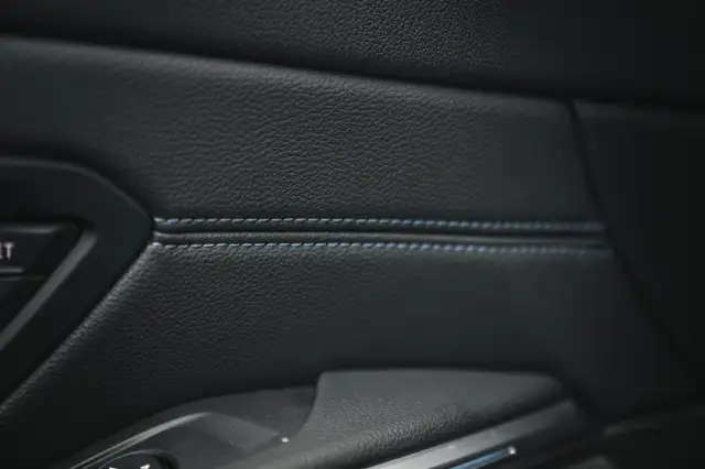 BMW 3 Series view 19