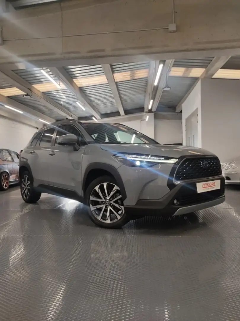 Toyota Corolla Todoterreno Automático de 5 Puertas Gris - 2