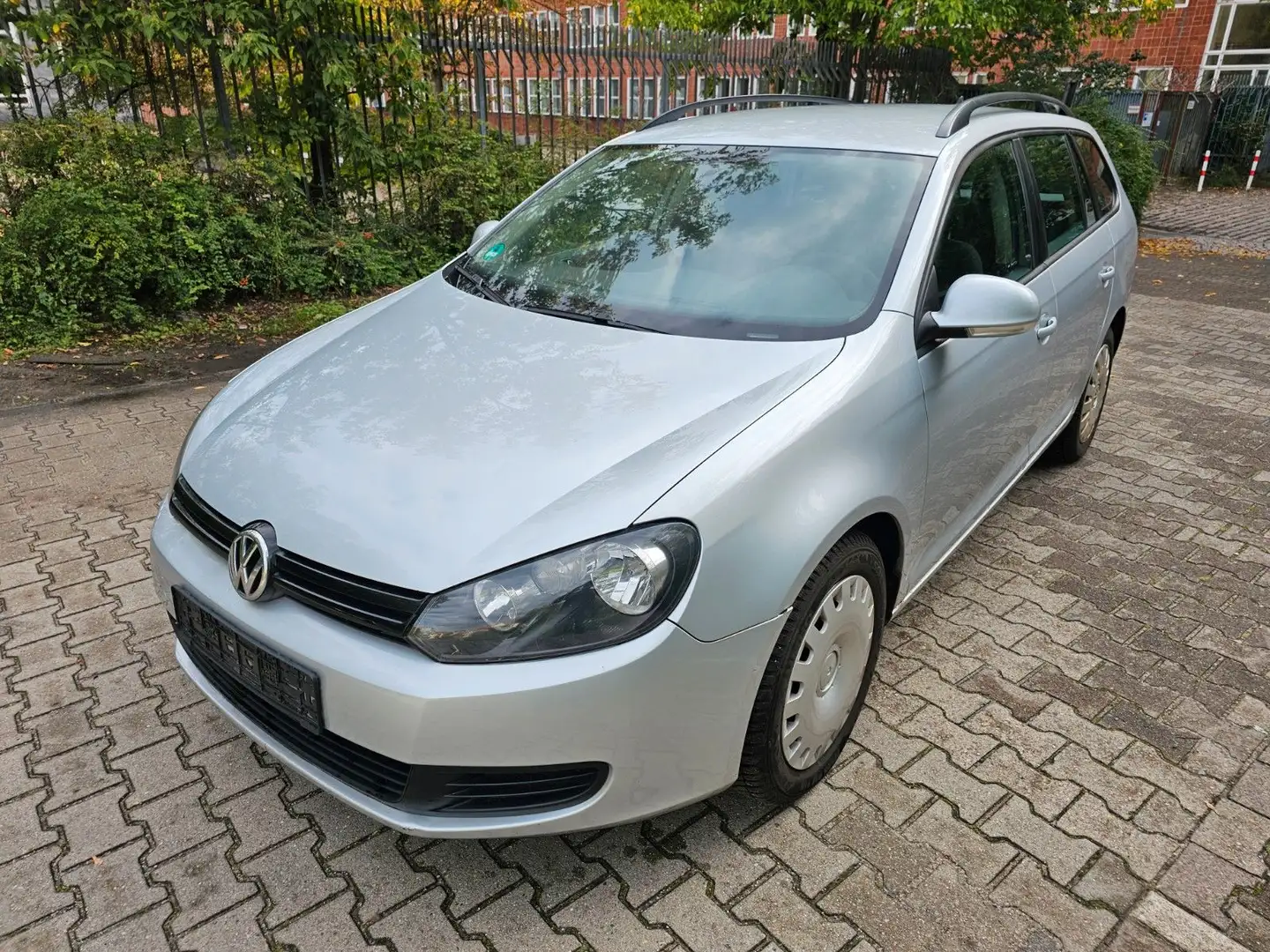 Volkswagen Golf VI 1.6 TDI Variant BlueMotion Tüv Au Neu Silber - 1