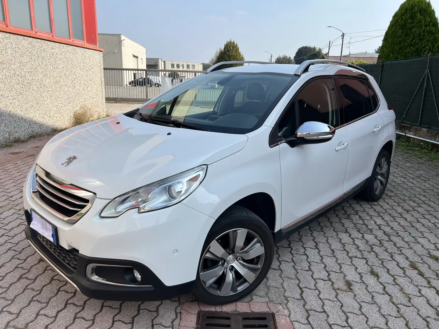Peugeot 2008 1.6 hdi Allure s&s 92cv Etg6 (robot) Blanc - 1