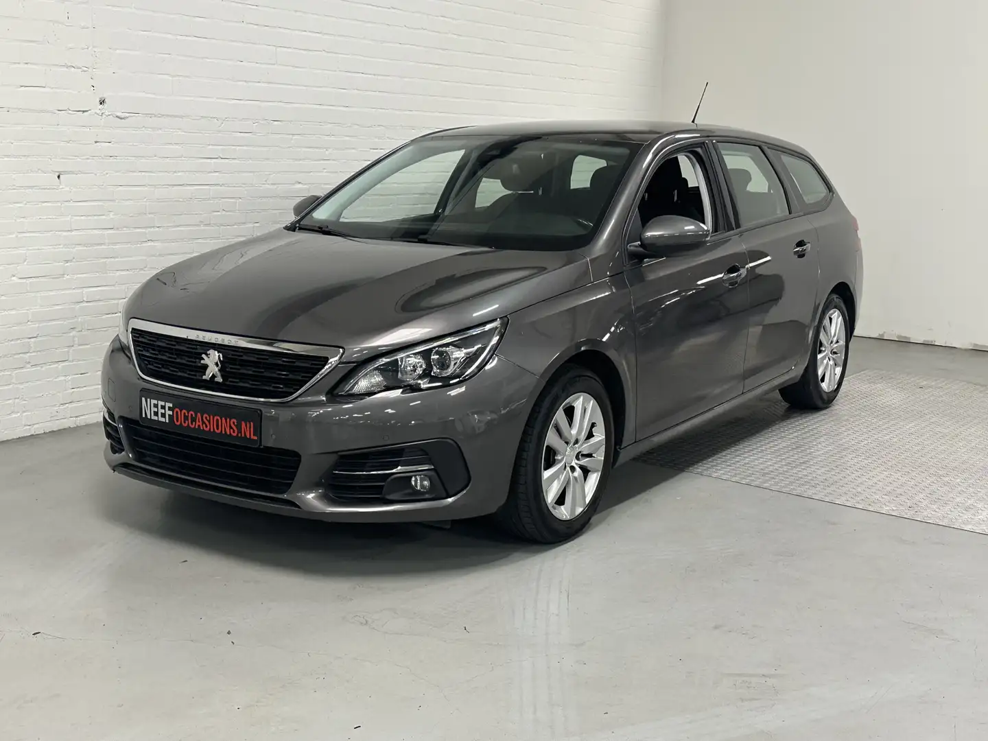 Peugeot 308 SW 1.2 PureTech Active Pack CLIMA / CRUISE / NAVI Grau - 1