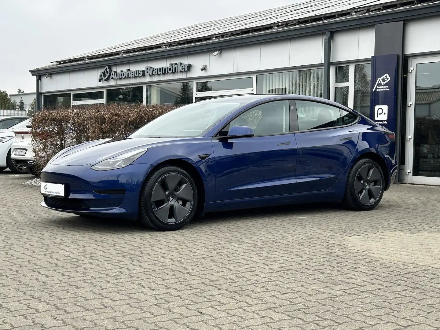 Tesla Model 3 SR Plus RWD*Autopilot*Wärmepumpe*AHK Blau - 2
