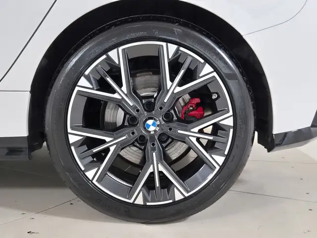 BMW 1 Series view 14