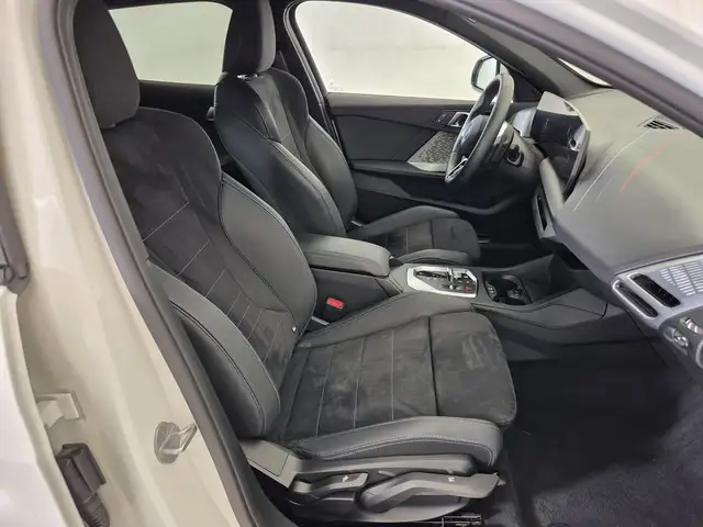 BMW 1 Series view 10