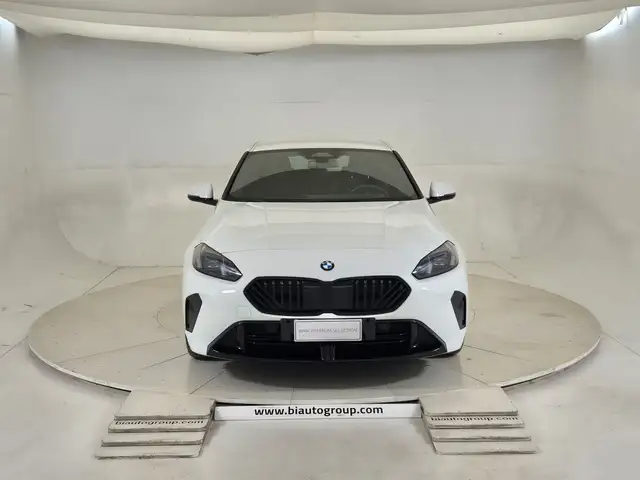 BMW 1 Series view 3