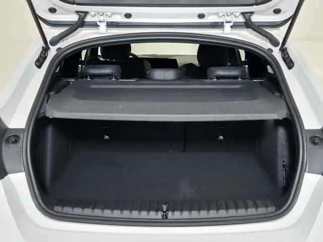 BMW 1 Series view 13