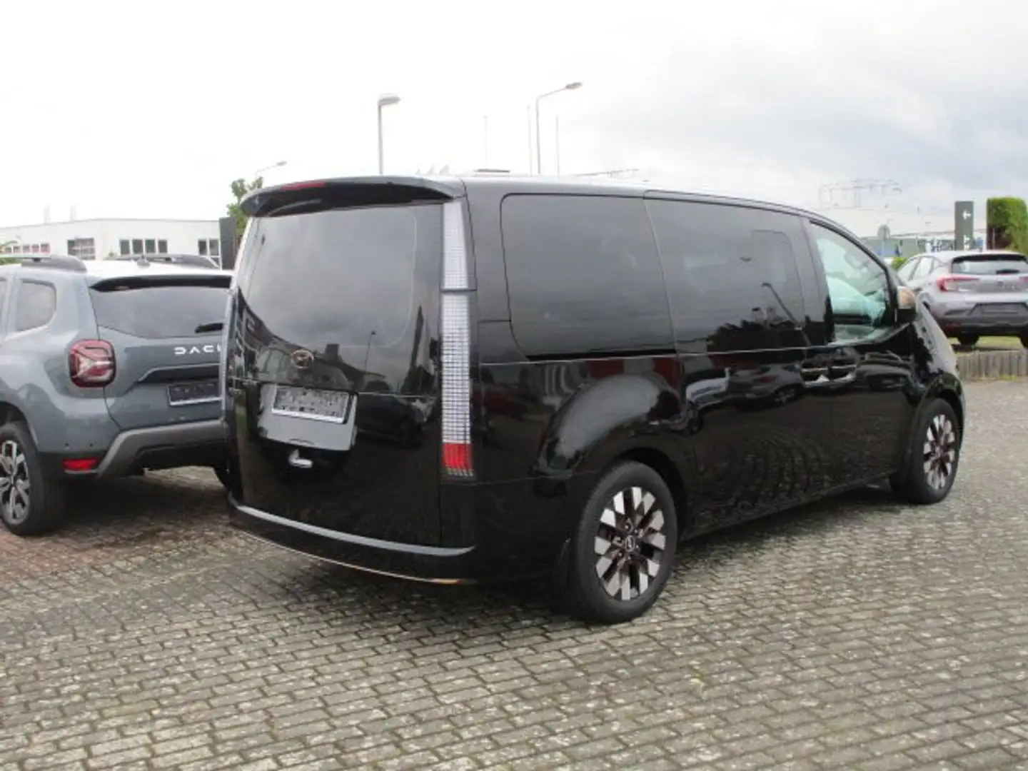 Hyundai STARIA Signature 2WD + Zugvorrichtung - 1