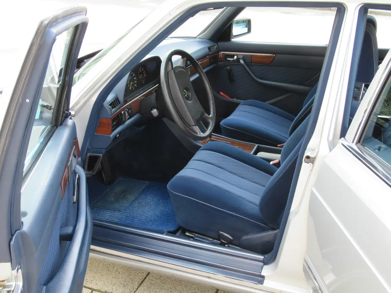Mercedes-Benz 300 SE, foto 2