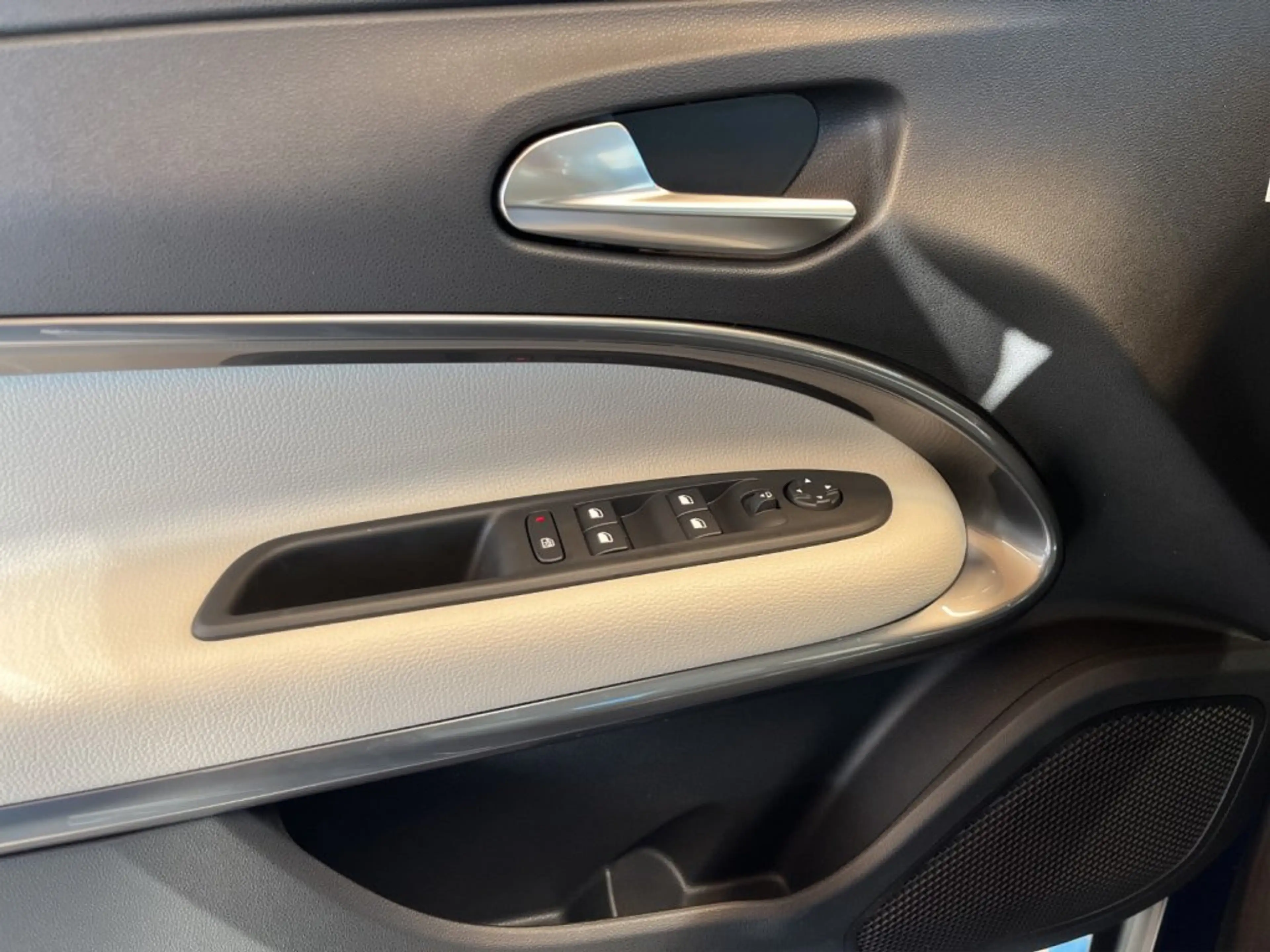 Fiat 600 La Prima MHEV 145 e-DCT6 Automatik — photo 12