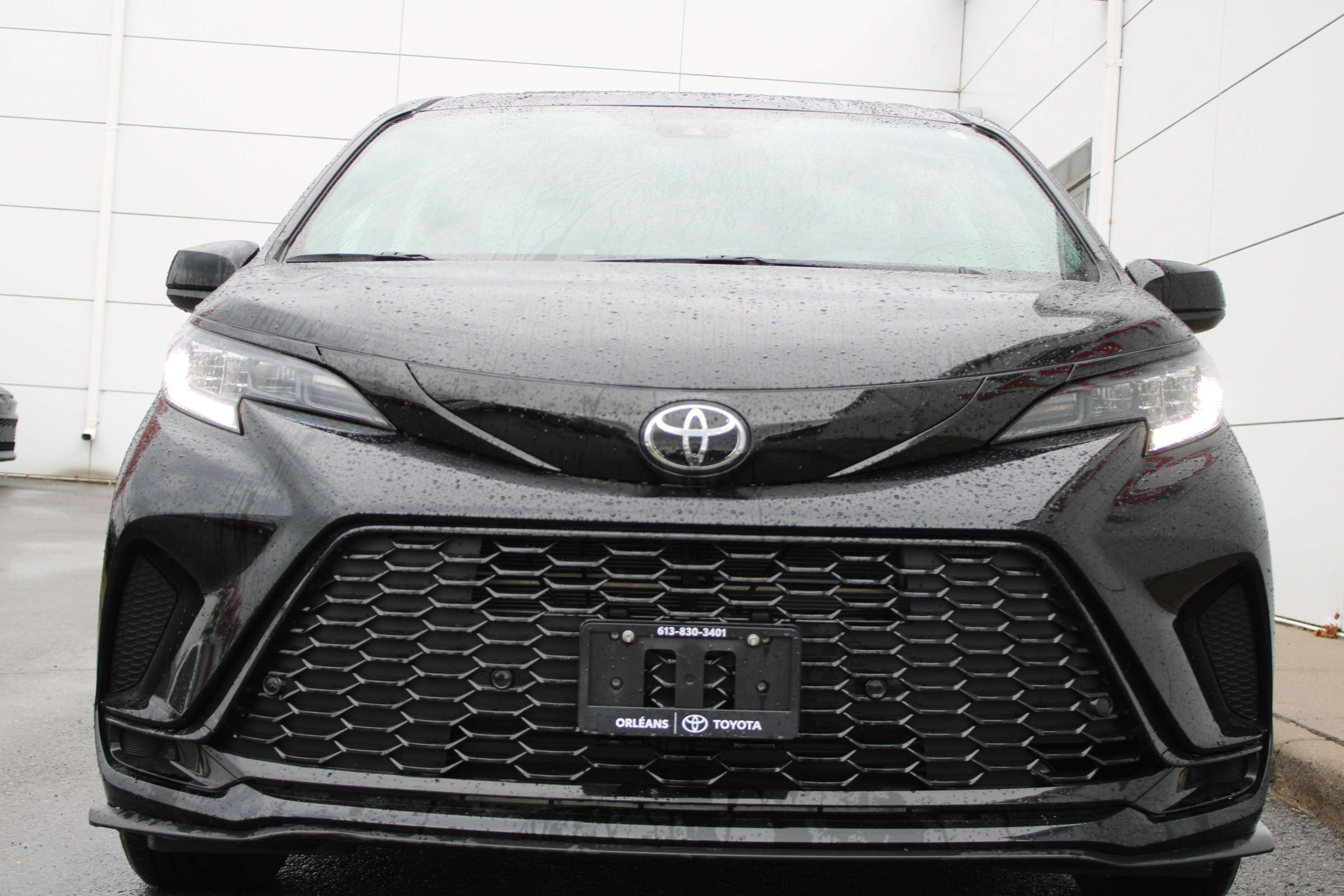 2026 Toyota Sienna XSE | NO REPORTED ACCIDENTS | ONE OWNER — снимка 3