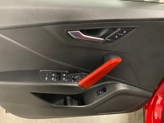 Audi Q2 view 10