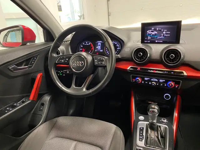 Audi Q2 view 15